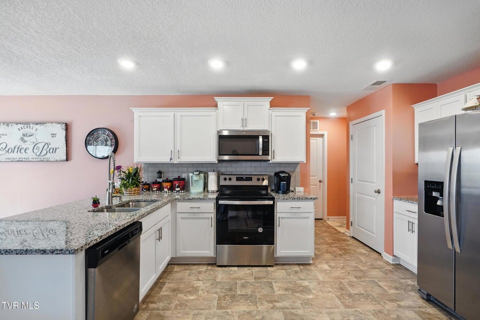 Photo #8: 3145 Phillips Way