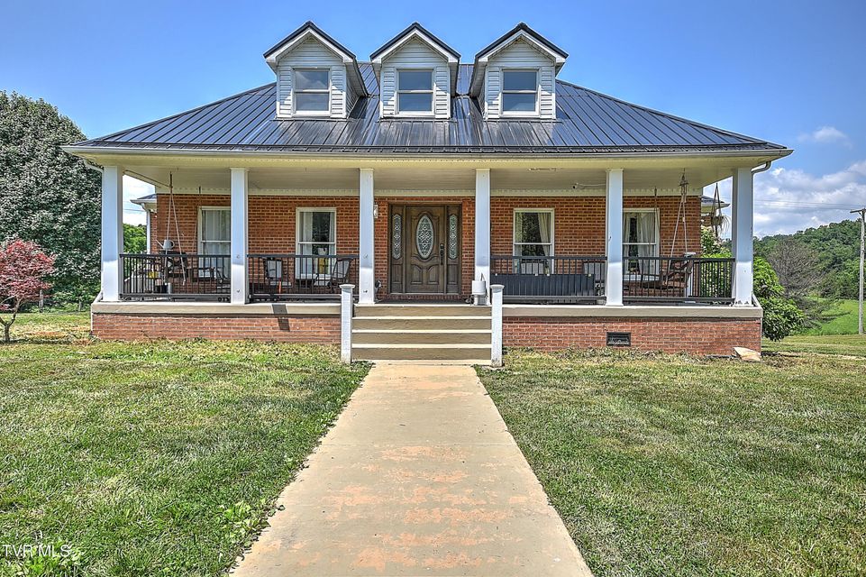 Photo #2: 22643 Twin Oaks Road