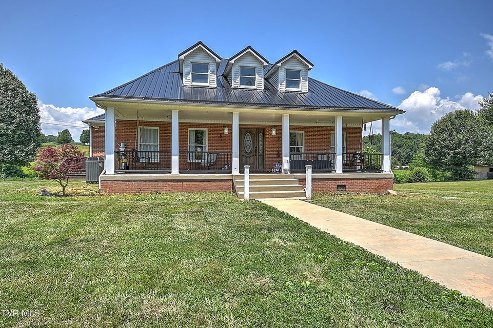 Photo #3: 22643 Twin Oaks Road