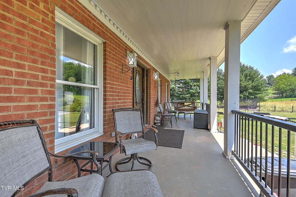 Photo #4: 22643 Twin Oaks Road