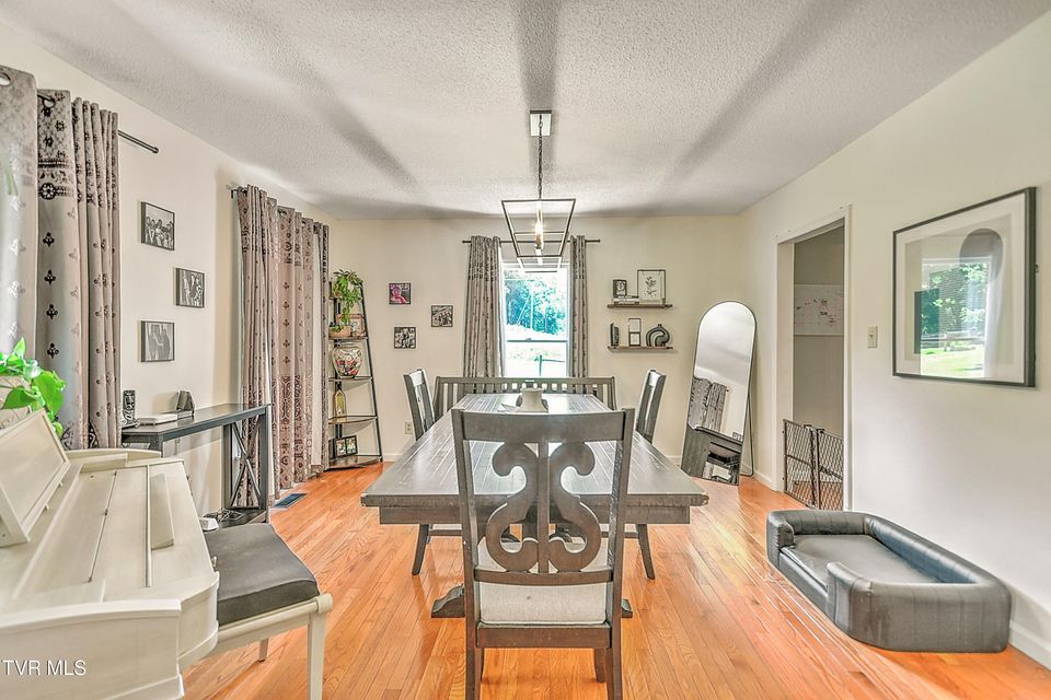 Photo #7: 22643 Twin Oaks Road