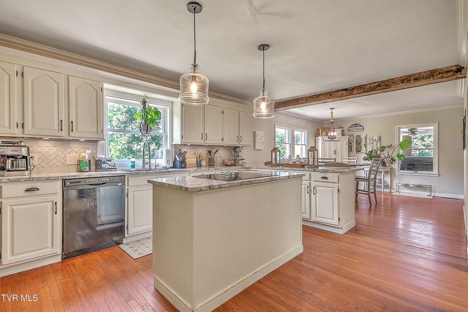 Photo #17: 22643 Twin Oaks Road
