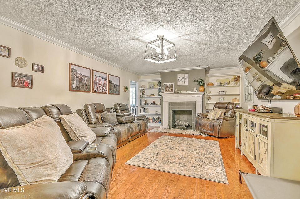 Photo #23: 22643 Twin Oaks Road