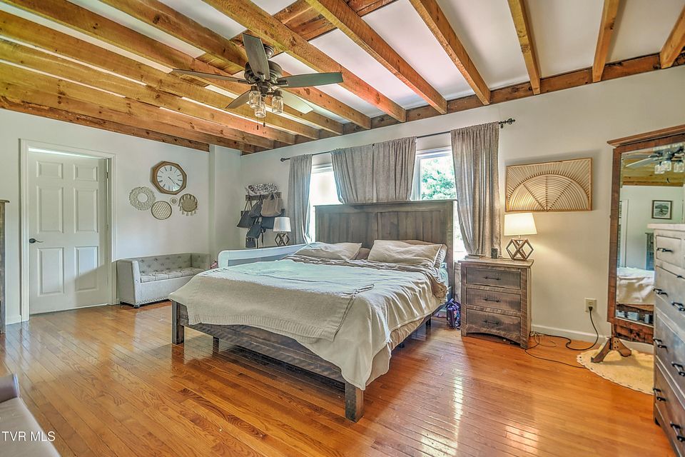 Photo #28: 22643 Twin Oaks Road