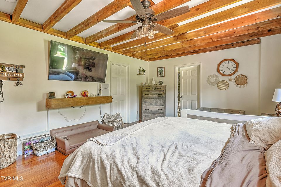 Photo #29: 22643 Twin Oaks Road