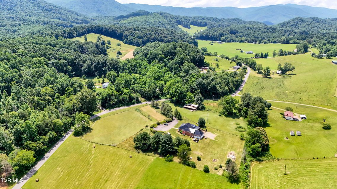 Photo #70: 22643 Twin Oaks Road
