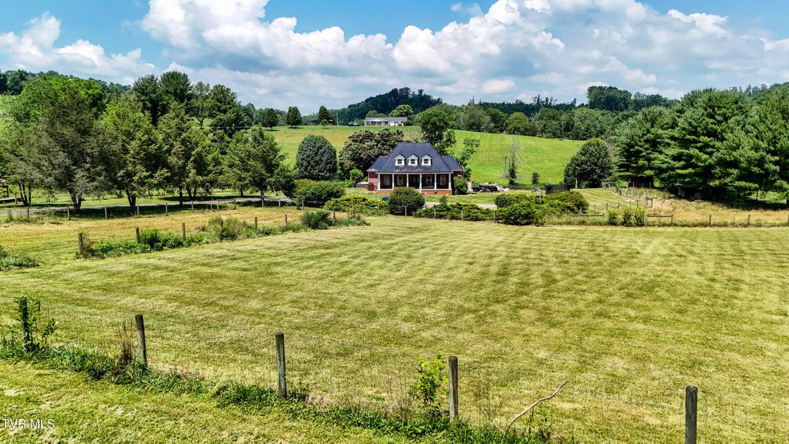 Photo #93: 22643 Twin Oaks Road