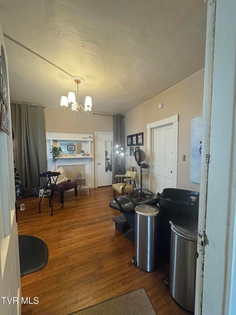 Photo #6: 402 Unaka Avenue