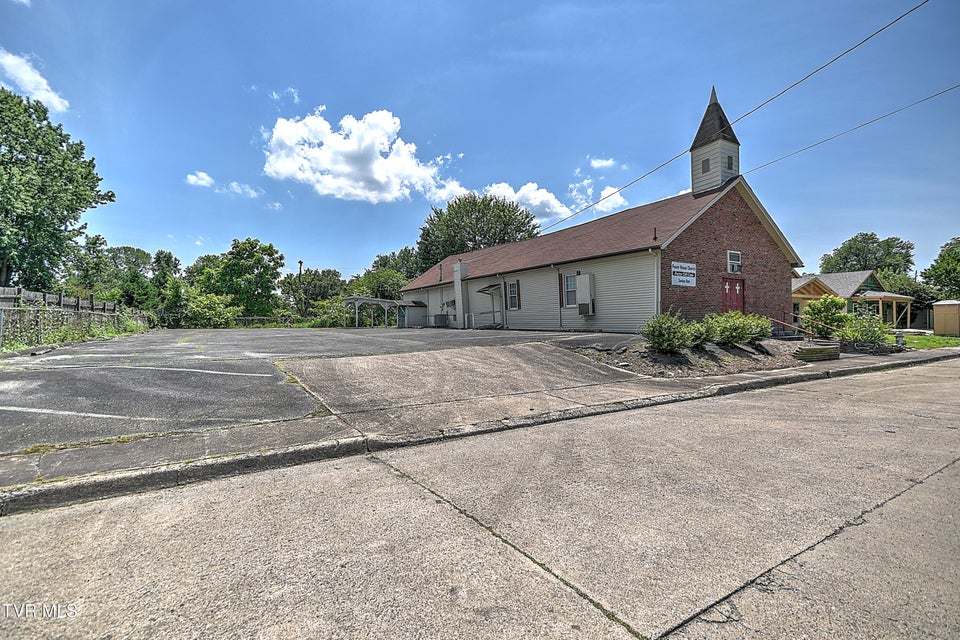 Photo #5: 2225 Ashwood Avenue