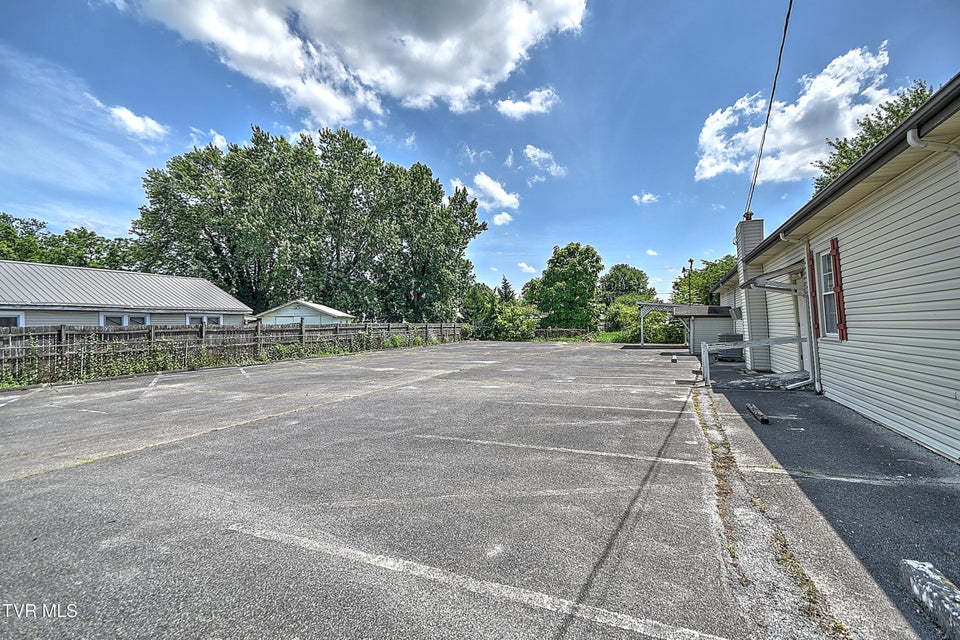 Photo #9: 2225 Ashwood Avenue