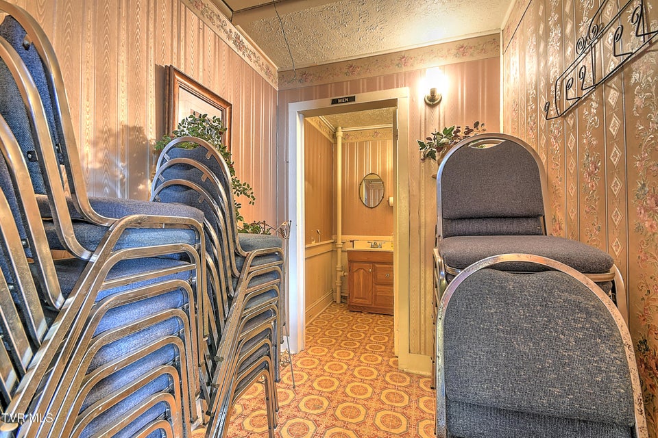 Photo #27: 2225 Ashwood Avenue