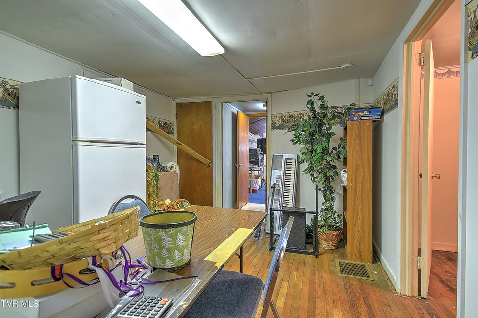 Photo #35: 2225 Ashwood Avenue