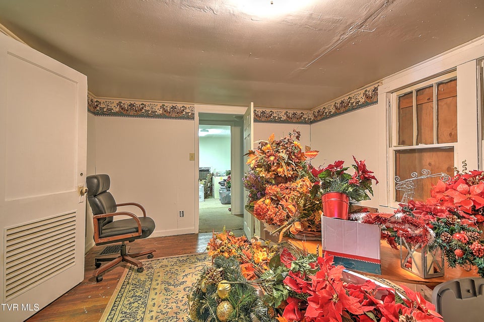 Photo #37: 2225 Ashwood Avenue