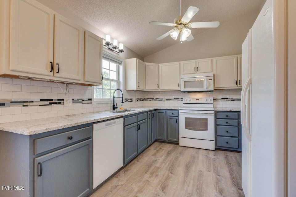 Photo #10: 3305 Mayfield Drive
