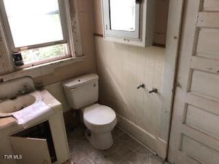 Photo #8: 729 Fairview Street