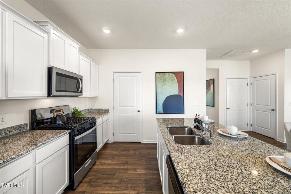 Photo #3: 991 Borage Drive
