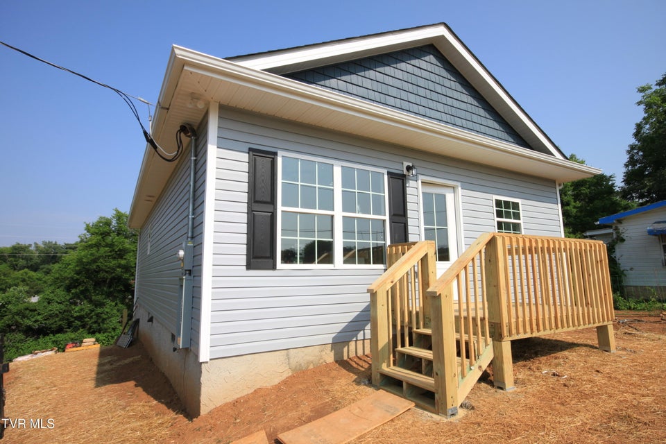Photo #3: 1524 Brown Avenue