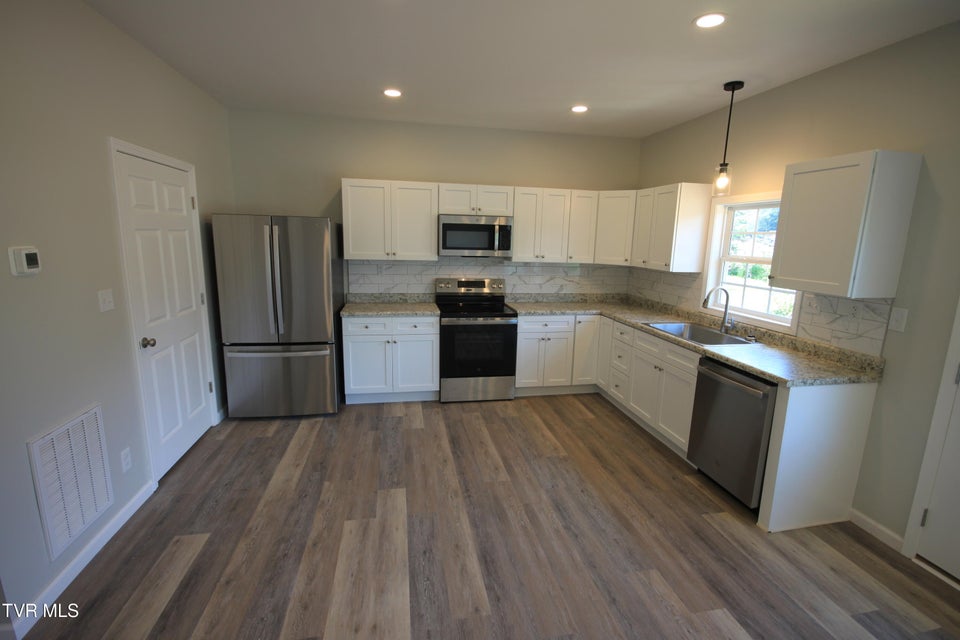 Photo #6: 1524 Brown Avenue