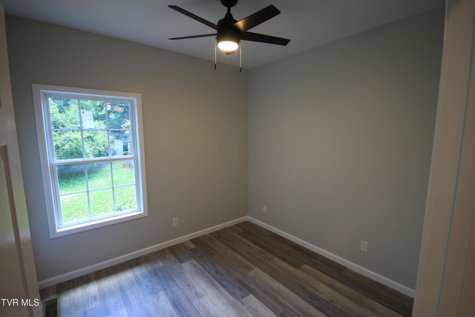 Photo #11: 1524 Brown Avenue
