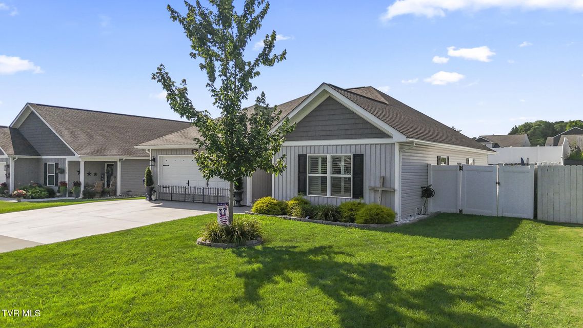 Photo #4: 354 Caroline Court