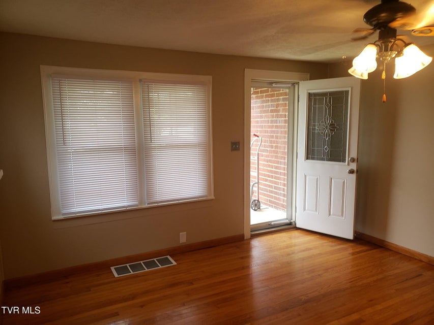 Photo #4: 129 Holcomb Street