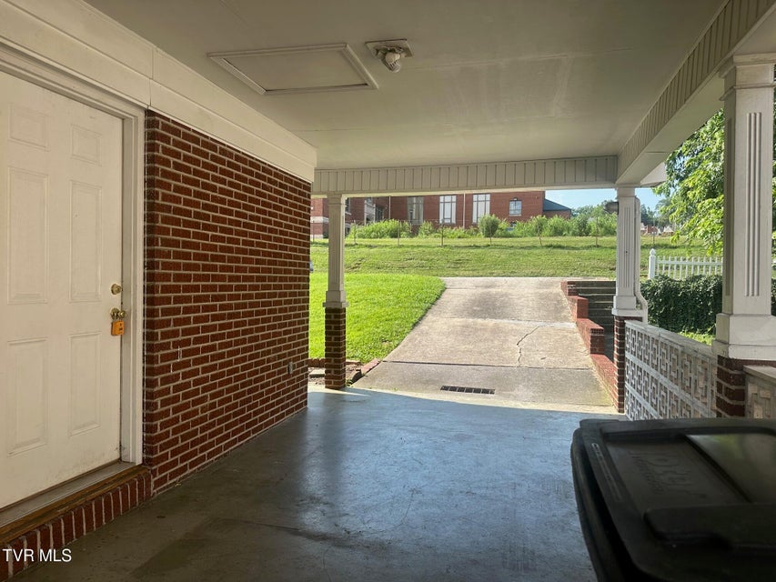 Photo #6: 629 Jackson Street