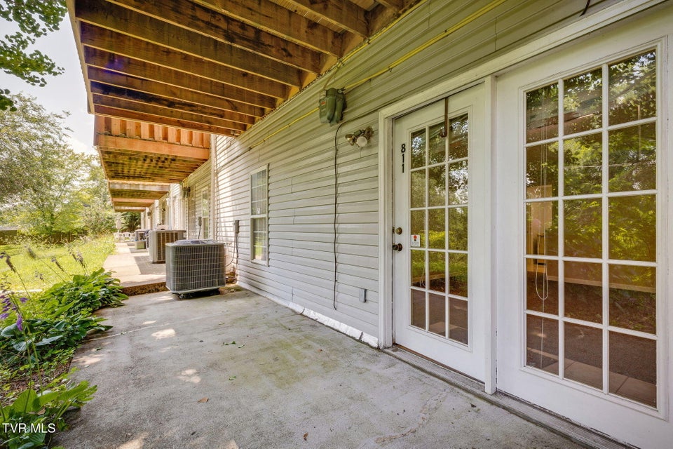 Photo #23: 811 Fain Avenue