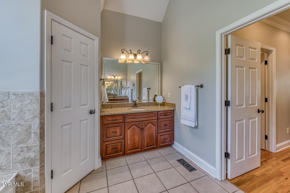 Photo #23: 3 Chestnut Ridge Court