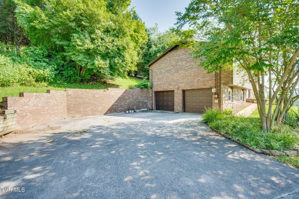 Photo #30: 132 Lancaster Drive