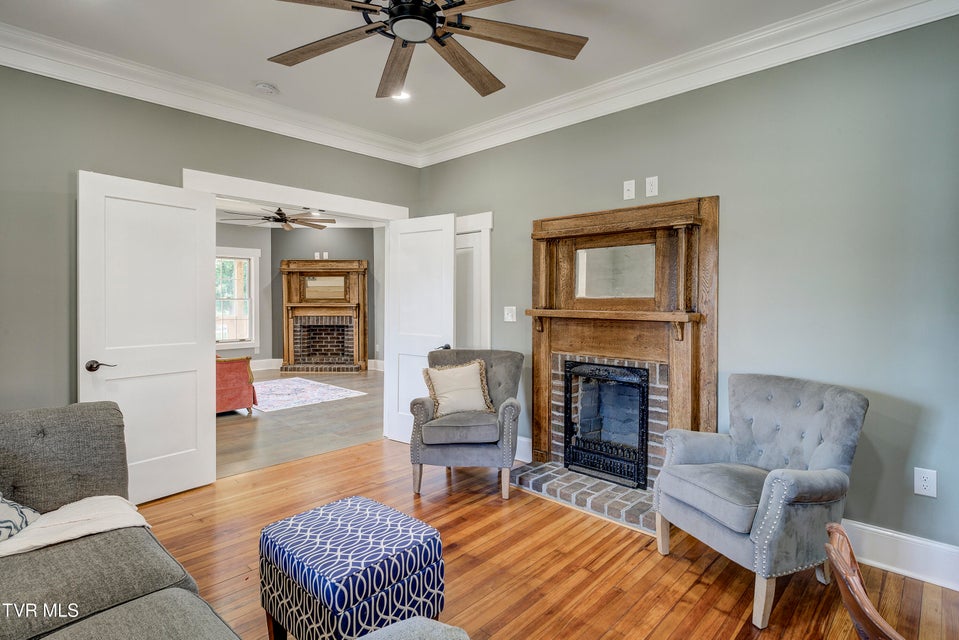 Photo #11: 403 Catawba Street