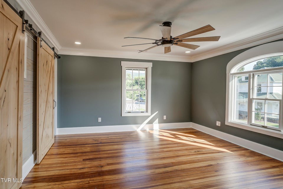 Photo #32: 403 Catawba Street