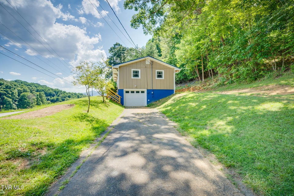 Photo #33: 210 Anderson Road