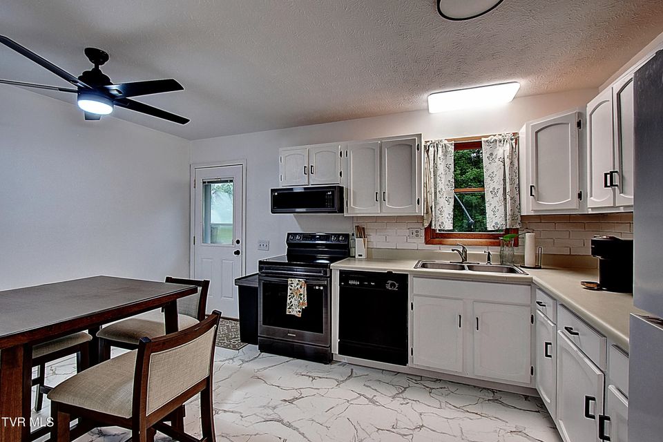 Photo #13: 220 Tallman Drive