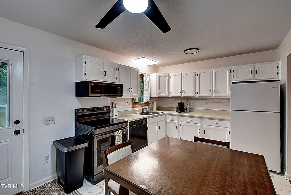 Photo #17: 220 Tallman Drive