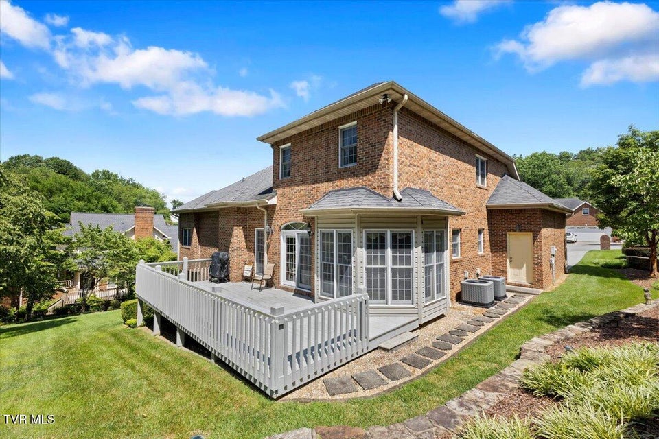 Photo #7: 202 Woodbriar Drive