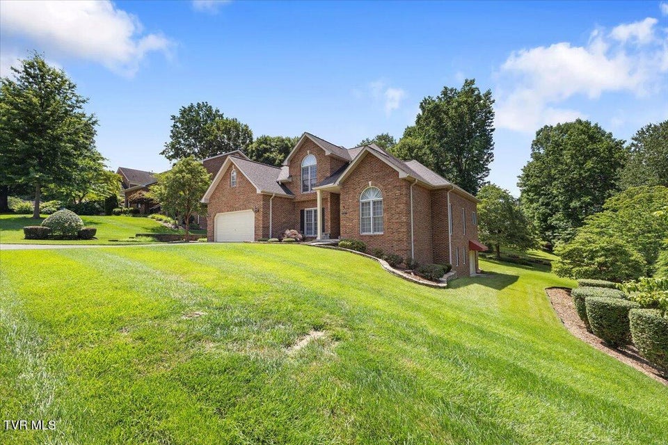 Photo #2: 202 Woodbriar Drive