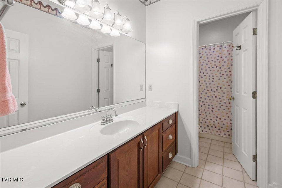 Photo #43: 202 Woodbriar Drive