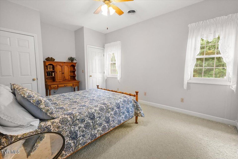 Photo #42: 202 Woodbriar Drive