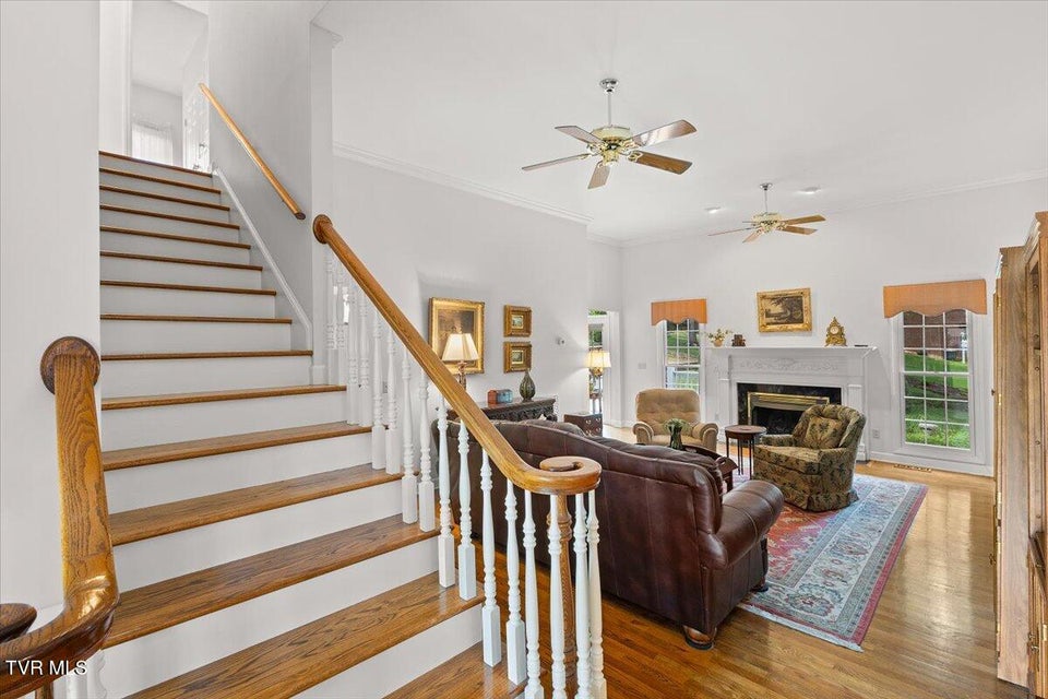Photo #16: 202 Woodbriar Drive