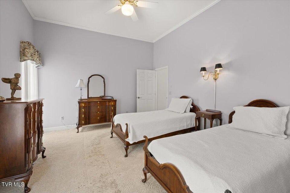Photo #28: 202 Woodbriar Drive