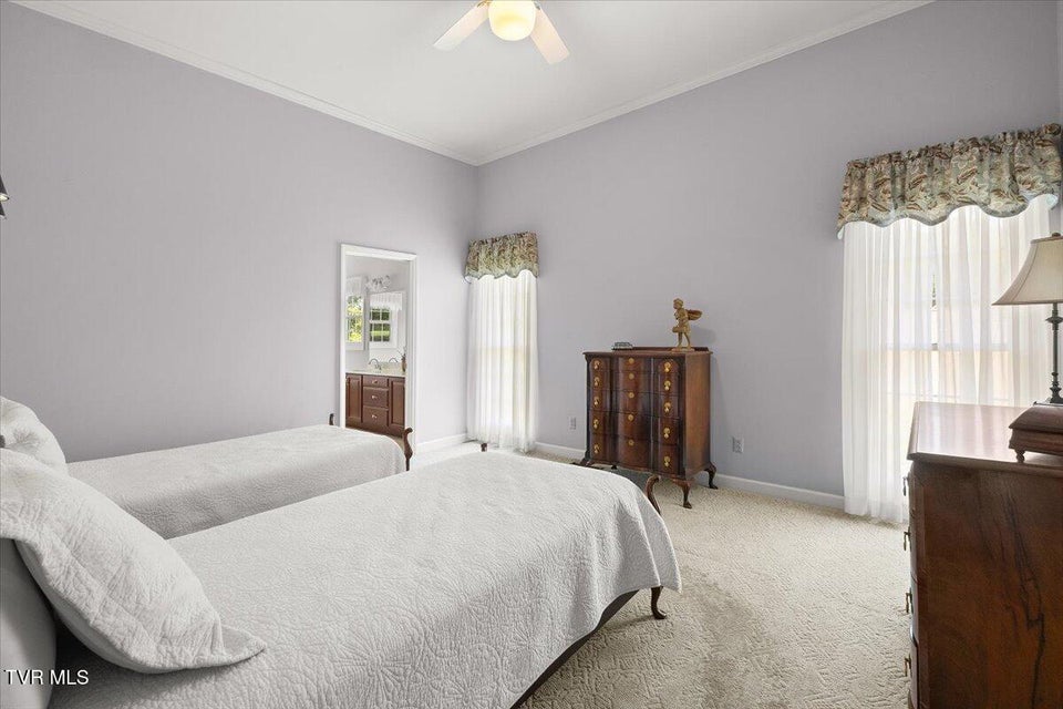 Photo #29: 202 Woodbriar Drive
