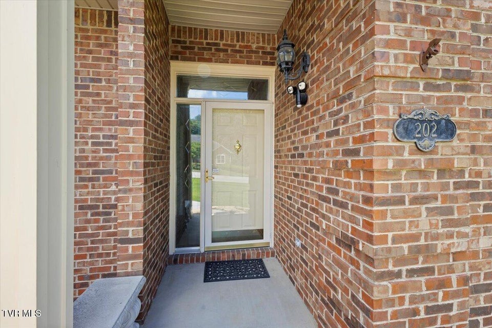 Photo #10: 202 Woodbriar Drive