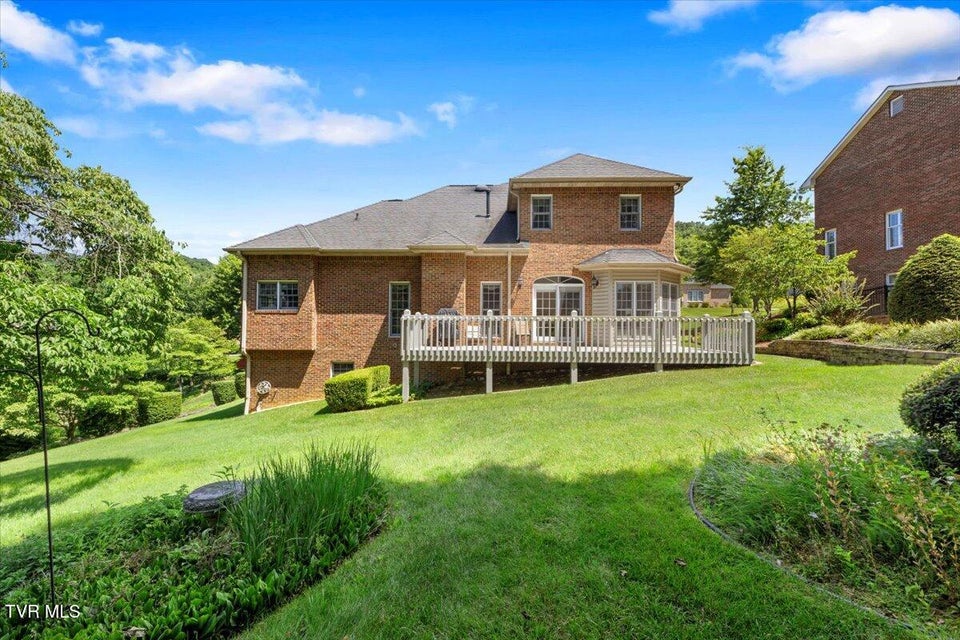 Photo #5: 202 Woodbriar Drive