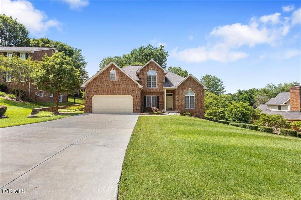 Photo #52: 202 Woodbriar Drive