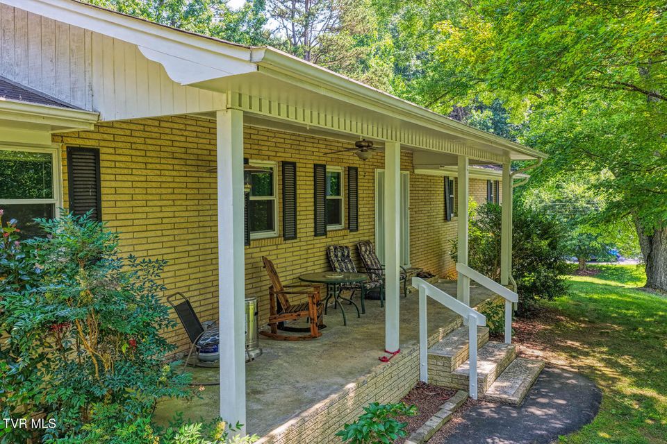 Photo #51: 318 Arrowhead Drive