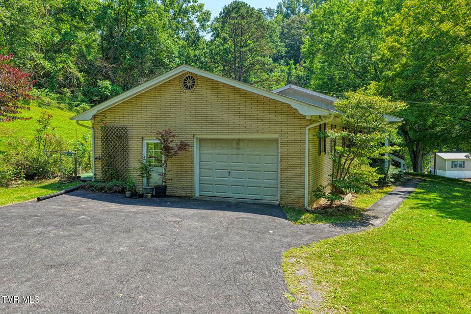 Photo #53: 318 Arrowhead Drive