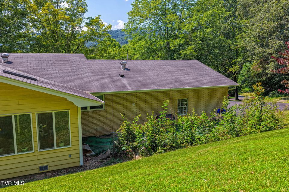 Photo #57: 318 Arrowhead Drive