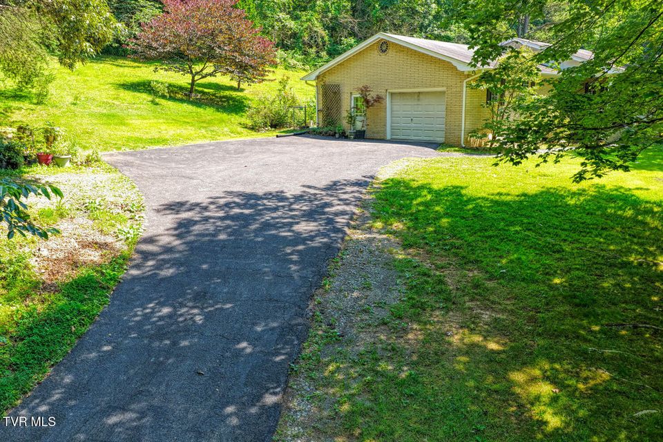 Photo #69: 318 Arrowhead Drive