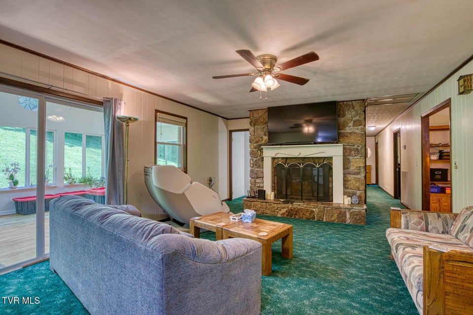 Photo #7: 318 Arrowhead Drive