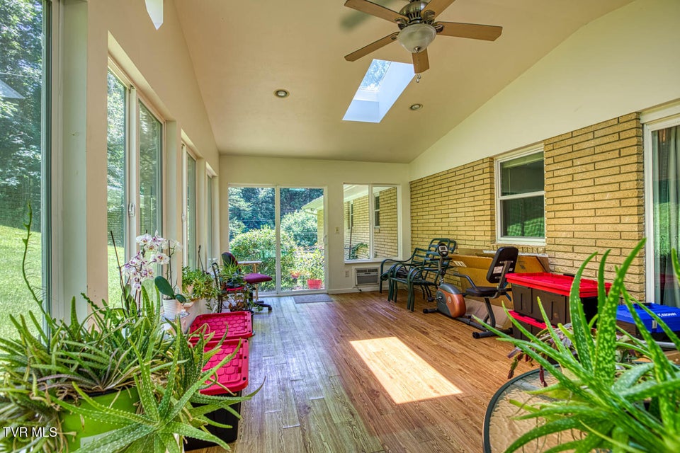 Photo #12: 318 Arrowhead Drive